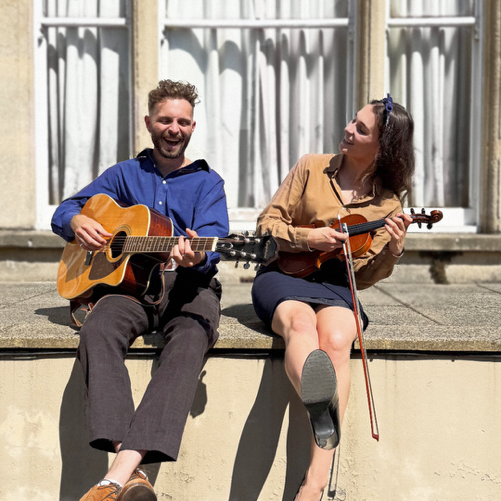 LEO & GRETA FOLK DUO